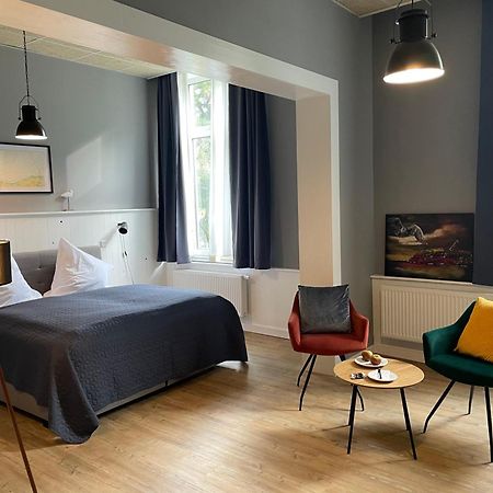Hotel Alte Navigationsschule Rhauderfehn Екстериор снимка